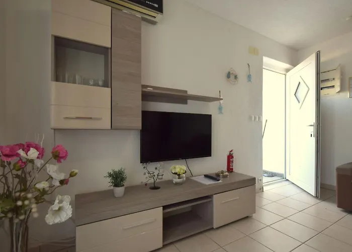 Mikec 3 By Interhome Apartamento Malinska