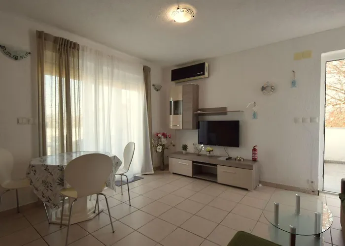 Mikec 3 By Interhome Appartement Malinska