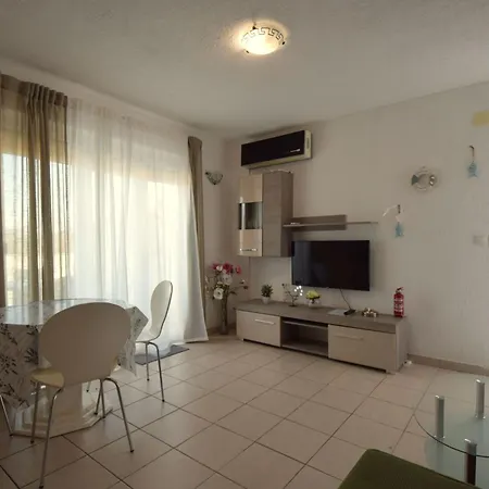 Mikec 3 By Interhome Apartament Malinska